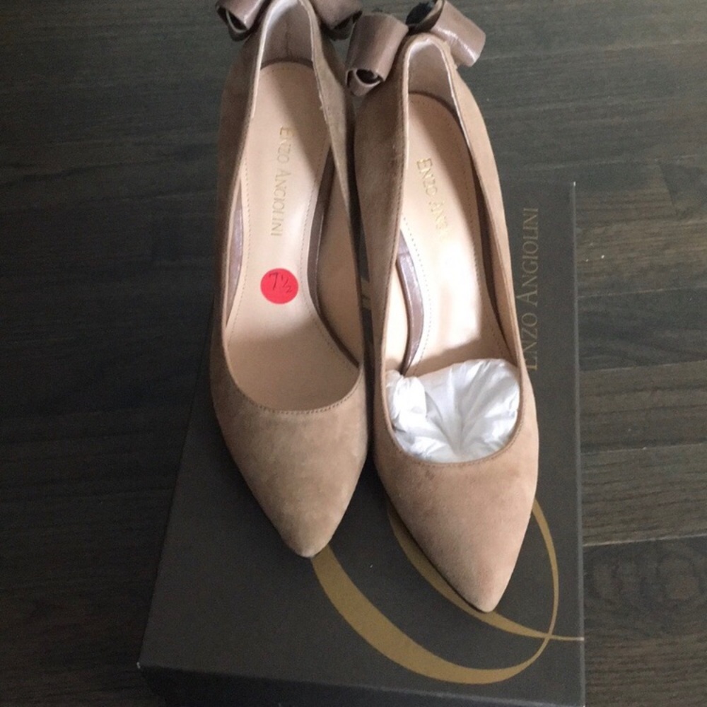 NWT Nude Suede Enzo Angiolini Pumps
